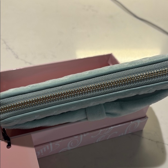 Juicy Couture Blue Clutch Wristlet - Picture 5 of 7